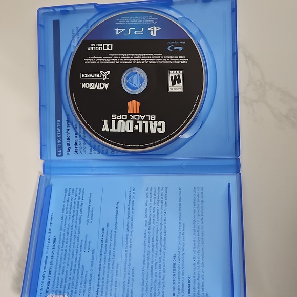 Call of Duty: Black Ops 4 for PS4 - Blue Case - Picture 2 of 4